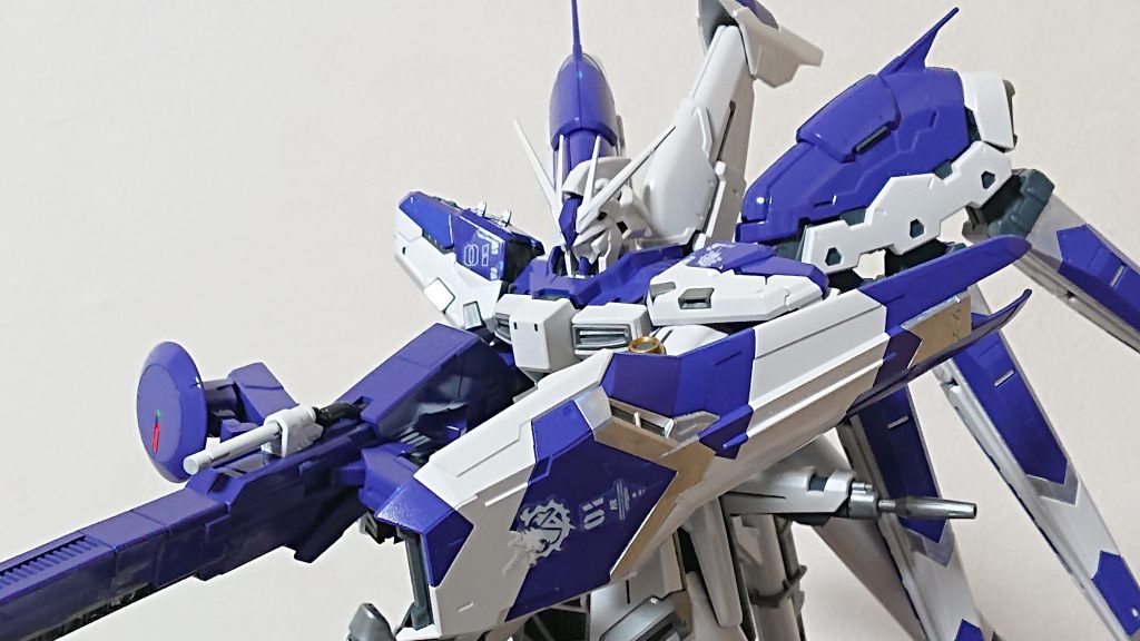 ウェポンセットのメガバズーカランチャーを使用してカラーもRG  Hiｰνガンダムに合わせました(^^)/