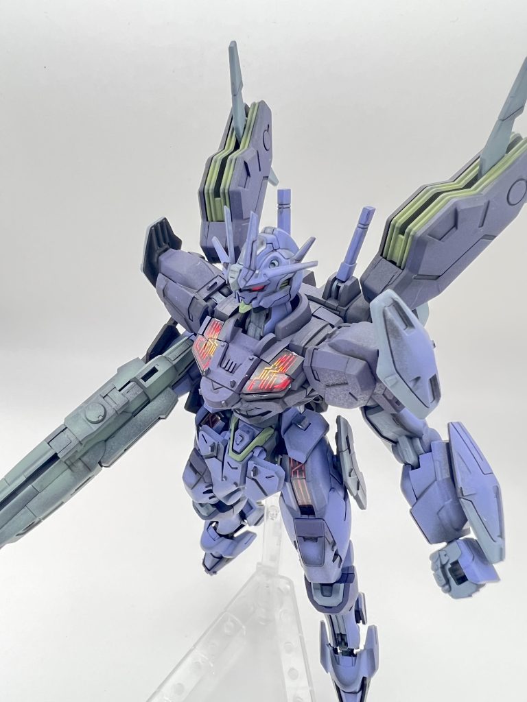 メインカラーをブルー寄りのパープルにして、上半身などをワントーン下げた色構成ですが、もう少し濃くしても良かったかも。