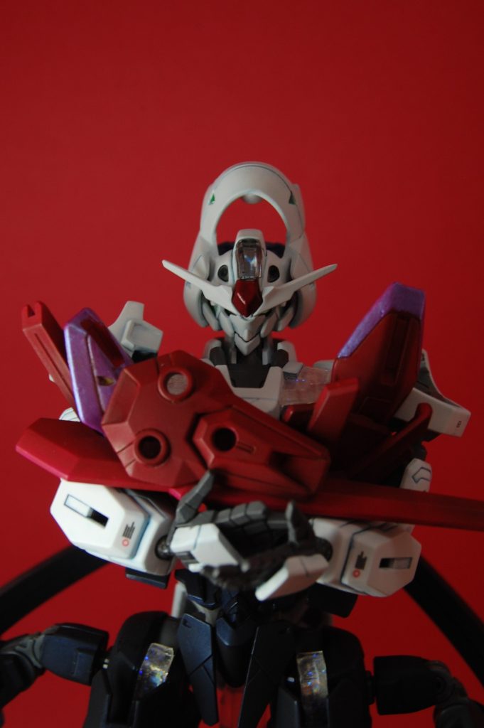 胴の接合など初めてやることで注意力のリソースが切れたのか、完成後に見ても詰めが甘いところを無数に発見できてしまう作品となりましたが、思い描いたイメージのほぼすべてを実際に形にするところまでたどり着けたのでよかったです。水星の魔女をリアルタイムで見ながら作れたのも良い体験でした。まあ、EDと本編は思ったほど関係無かったですね(笑)他制作工程は制作ストーリーに、載せきれなかった写真はツイッターに随時載せていこうと思います。