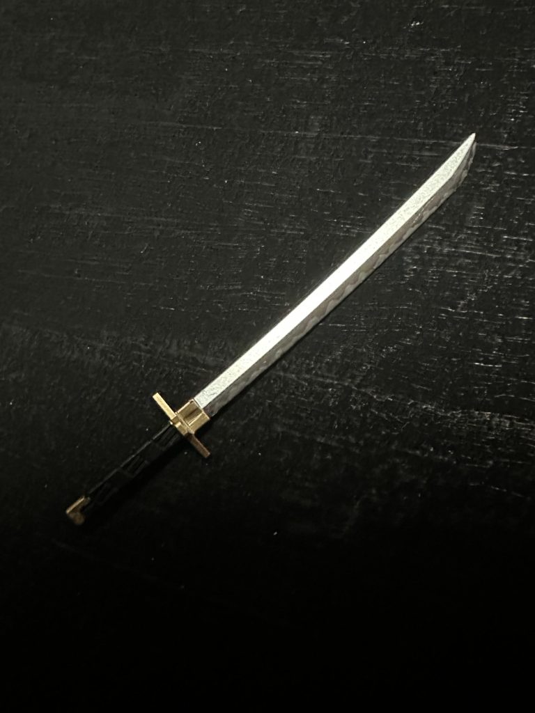 忍者刀の波紋は筆塗りです