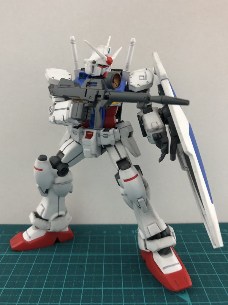 ビームライフル装備。部分塗装はガンダムマーカーを使用_φ(･_･