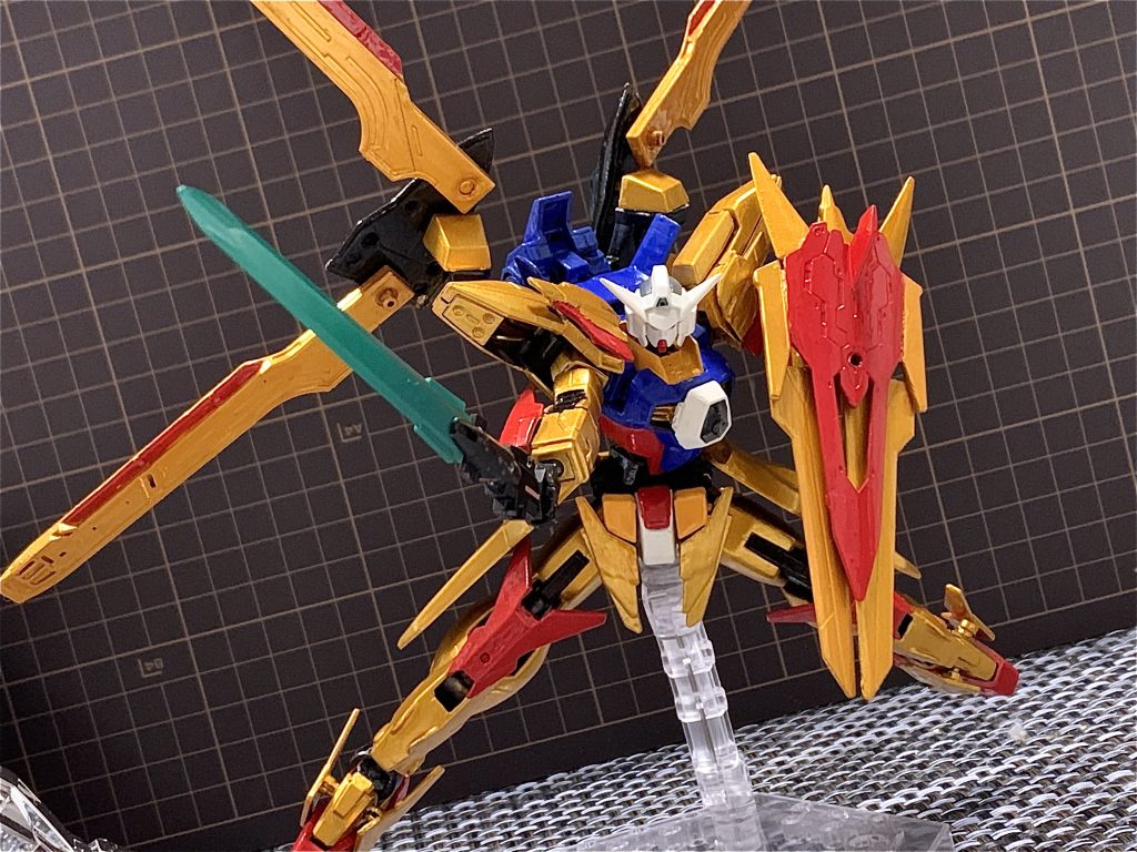 未来から来た男リュウザキは自分の時代にあったアデルをガンダムAGE1に改造という大胆な事を遂げ息子ダイキを生み、受け継がれる。機体性能はノーマルの状態ではアデルよりも退化していたが大型化はしてしまっているがリュウザキが作成したAGEシステムにてこのフェニックスに換装することができる。
