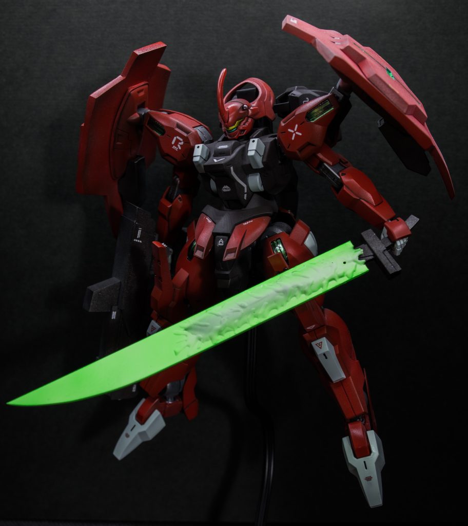 ビームソードはネオジム磁石で取り外せるようにしました。本体完成してからエフェクトパーツを作っていないことに気づき、急いで作成しました。エフェクトパーツって作るの難しいですね。ほんとはクリアパーツで作りたかったです。