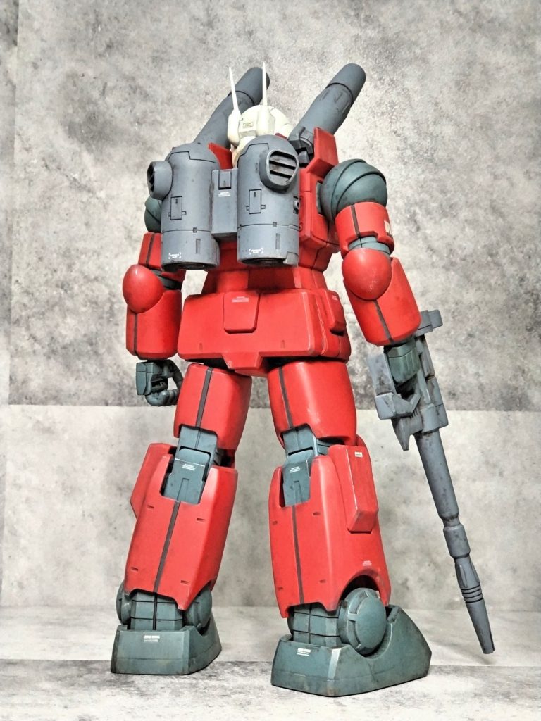 キャノン砲やバックパックなどの合わせ目は消しました。ビームライフルの合わせ目わりと面倒でしたが丁寧に消しました