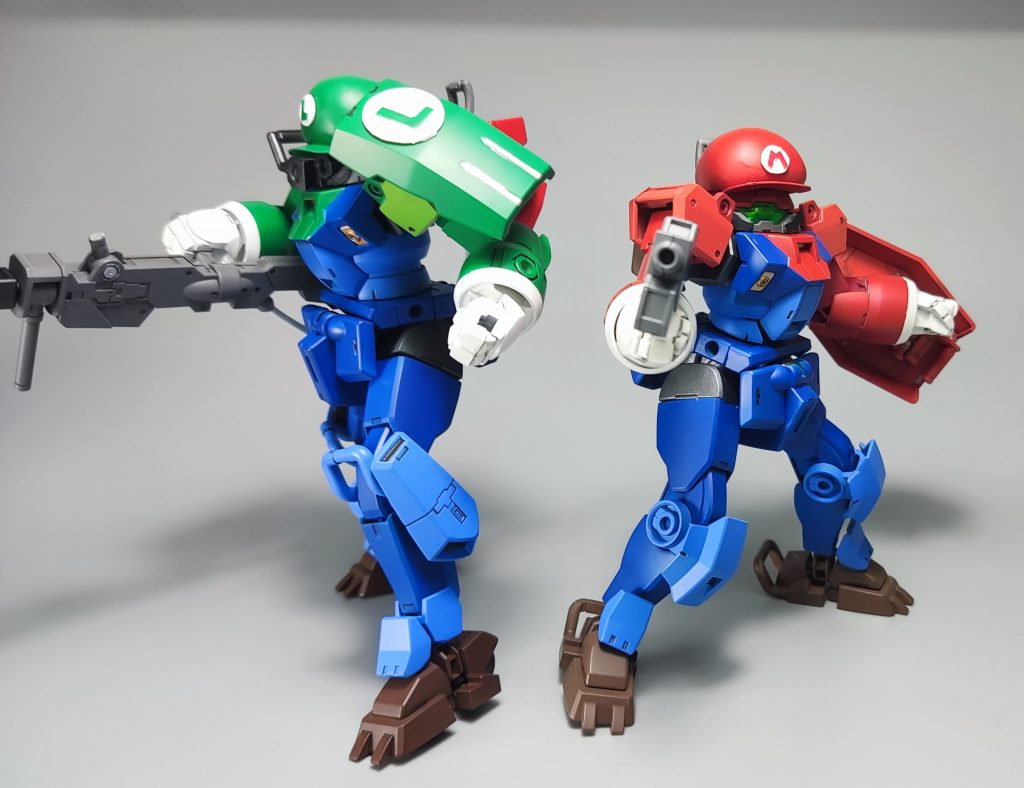 二人をポージングしてみた。ポージングするとカッコよく見える不思議近接の兄、遠距離の弟をイメージしてます。