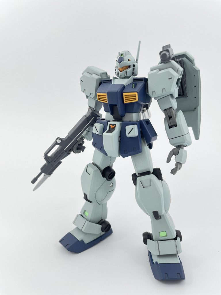 続いてはジムクゥエル。こちらは特にカラーモチーフはありません。強いていうならジムカスタムのメインカラーを使ってみたかったくらい?