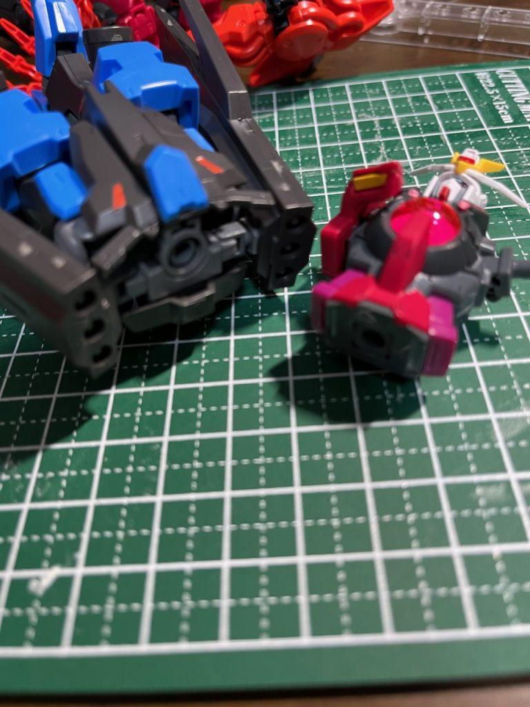 胴、脚の接続は新規にオスオスのジョイントを作成しました。