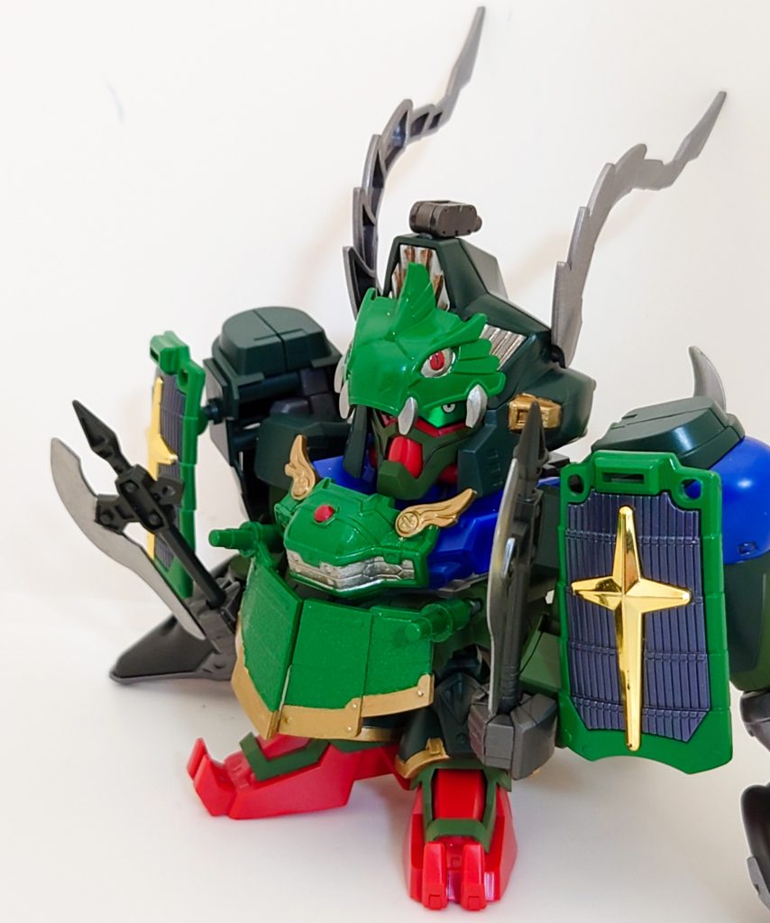 武器その1 斧両手用に2本の斧を装備しております。普段は背中に取り付けております。