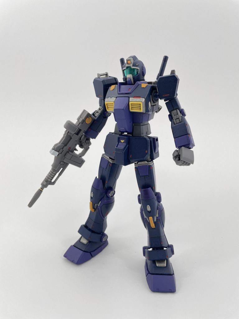 まずはオリジンジムから。可動域に惚れ込んで塗ってしまいました。カラーリングは自分の好きなバニシングトルーパーを参考に。