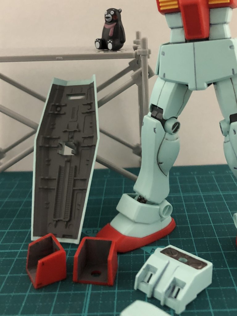 部分塗装とスジボリ少々