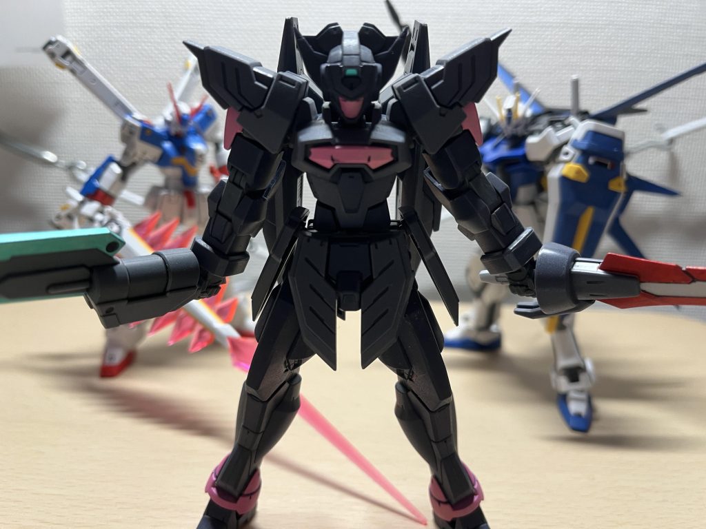 ということで終わりです。賢明な方はお気付きでしょうが、ガンプラバトルで使われる予定なのに、このサイフォス君は射撃武器がありませんw(プラモだと膝にニードルガンあるけど、バウンサーもサイフォスも設定上は使えない)ヒートロッドのような絡め手も使えないし盾すらない、エピオンもビックリの脳筋接近戦仕様ですwということで今回のは多分『ver.1.0』で後にアップデートされるという妄想もあります。その武装を作るかは知らん!それじゃあ。。