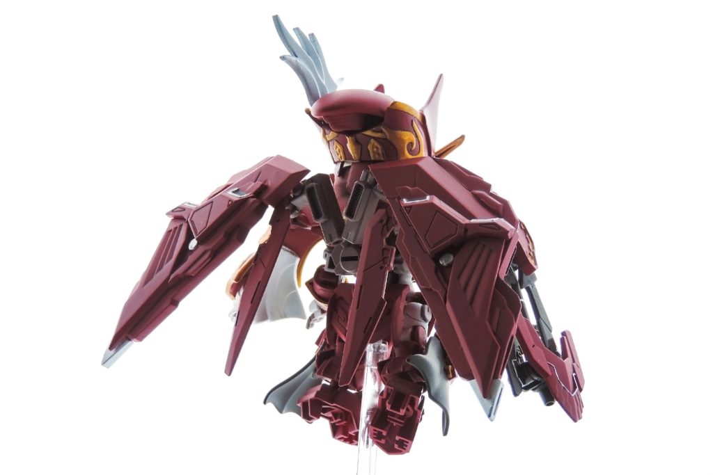 バックパックを羽根の様に広げることで、 GN粒子を大量に放出し広範囲をジャミングすることが出来る。