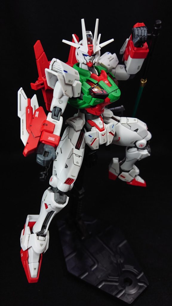 今回のお気に入りポイントは“機体カラー”ですシャインレッドとパークグリーンの組み合わせは初めての試みだったのですが、思いのほか上手く噛み合い機動力のある軽やかなカラーリングになった気がします今後、格闘戦型のストライクを作るときに、この組み合わせのカラーリングを使ってみるのもアリな気がしますwでは、最後までご覧いただきありがとうございました