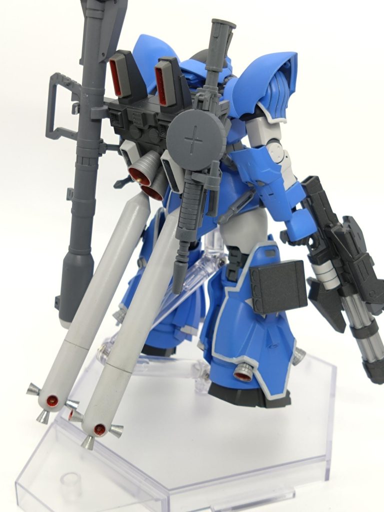 宇宙での高機動戦様にプロペラントタンクを装備可能でタンクのバーニアはサンダーボルトを参考にしました。