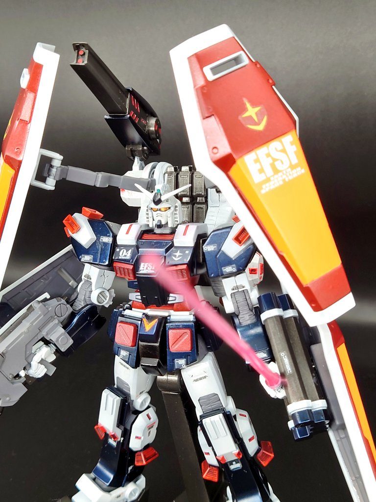 フルアーマーガンダムと、言えばこのシールド四枚ですよね～