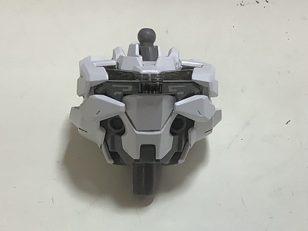 次は胴体です。基本的な構造は、水星の魔女のガンダム系キットと同じですね。シェルユニットのシールは発光状態にしています。そういえば僕は発光状態と未発光状態の両方を再現したいので独自の方法で両方再現できるようにしています。その方法を説明するので是非やってみて下さい!