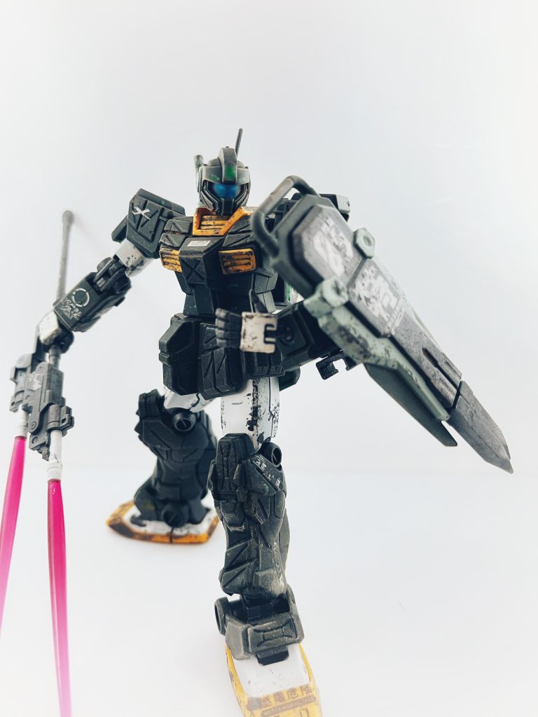 昔、ドールの化粧用に買ったウェザリングマスターを引っ張り出してきて、ぬりぬりぱふぱふしかし思ったより砂漠感が出せませんでした。恐らく専用塗料とかあるんでしょうけど僕の生活時間帯は深夜、開いてる模型屋は無し!とりあえずの完成とします。