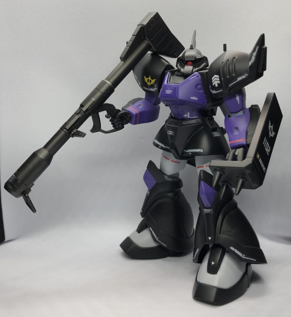 武器はあえでビームマシンガンではなく、ジャイアントバズーカに変更。