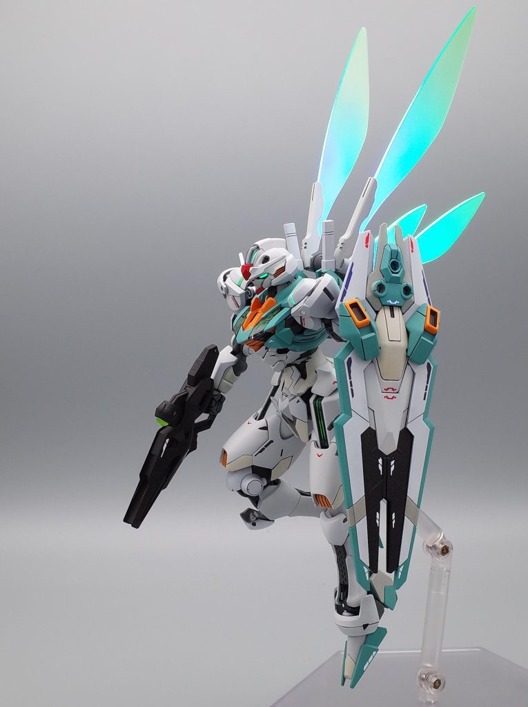 羽は青→緑にグラデーション