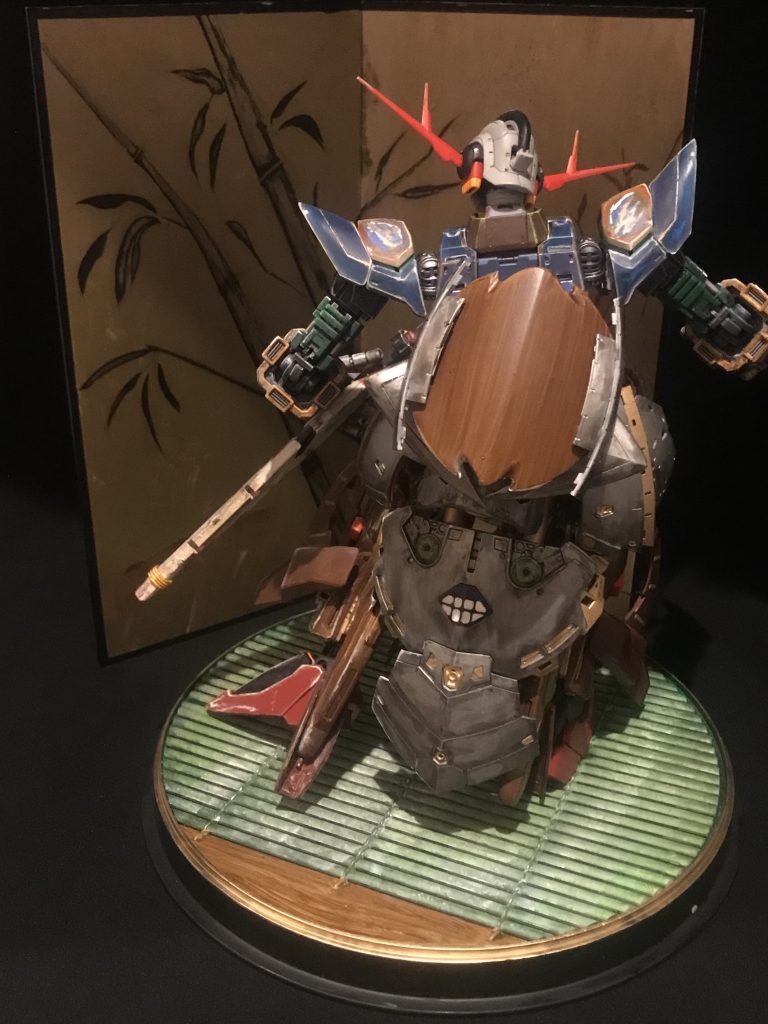 背面少し寂しい感じがしたので何かしらを背負っています。