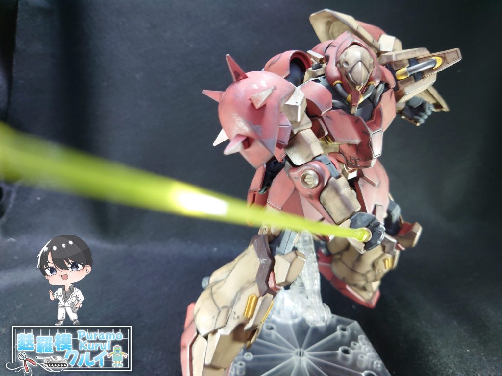 ピントをメッサーに合わせたらビームサーベルがぼやけてぶれた感じになって、いい感じに動きを表現してくれました🎶