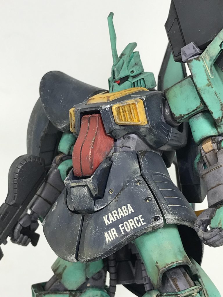 アップモノアイは…小さ過ぎていつもの100均デコシール貼れず…😭そして相変わらずウェザリングというより…ただただ汚い🙄まぁ艶消し吹いただけよりは完成度が増す様な気がするので、ウェザリングは最高ですねなによりウェザリングは楽しい😃(笑)