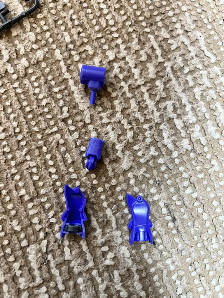 その他の部分は後ハメ、関節強度upを重視して改修しています