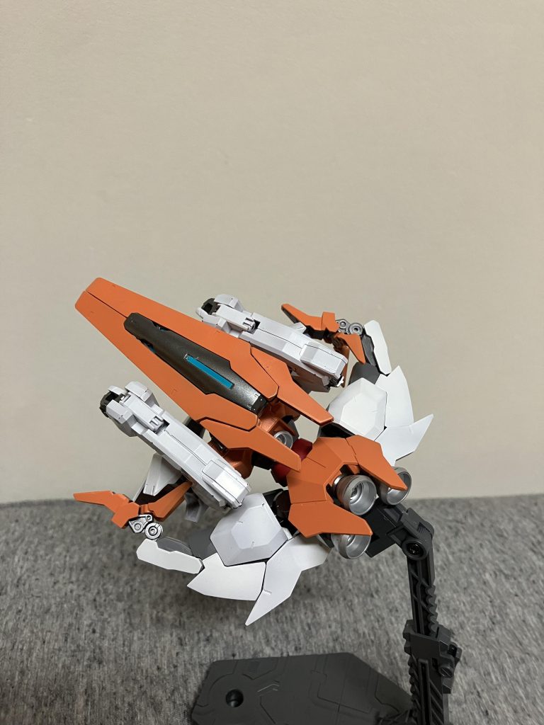 せめてものキュリオス要素として高機動形態っぽい形に