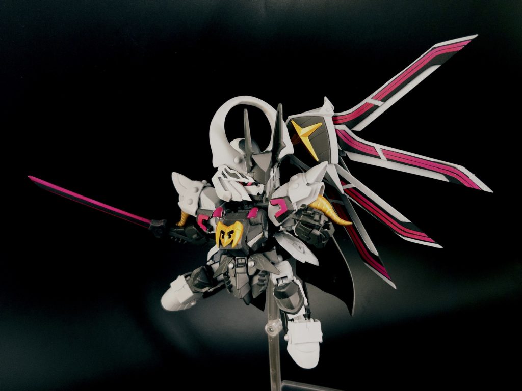 本体にもピンクの装飾を増やしました。