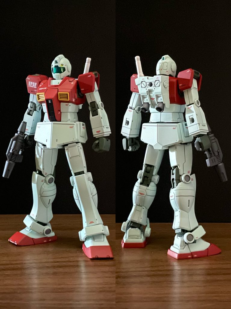 頭部と下半身、ビームスプレーガンはジムナイトシーカー、胴体、両腕はドアン版ジム（モロッコ戦線仕様）、バックパックとシールドはオリジンガンダムのパーツを使用。3キットを使ってシンプルなジムを作るという贅沢。