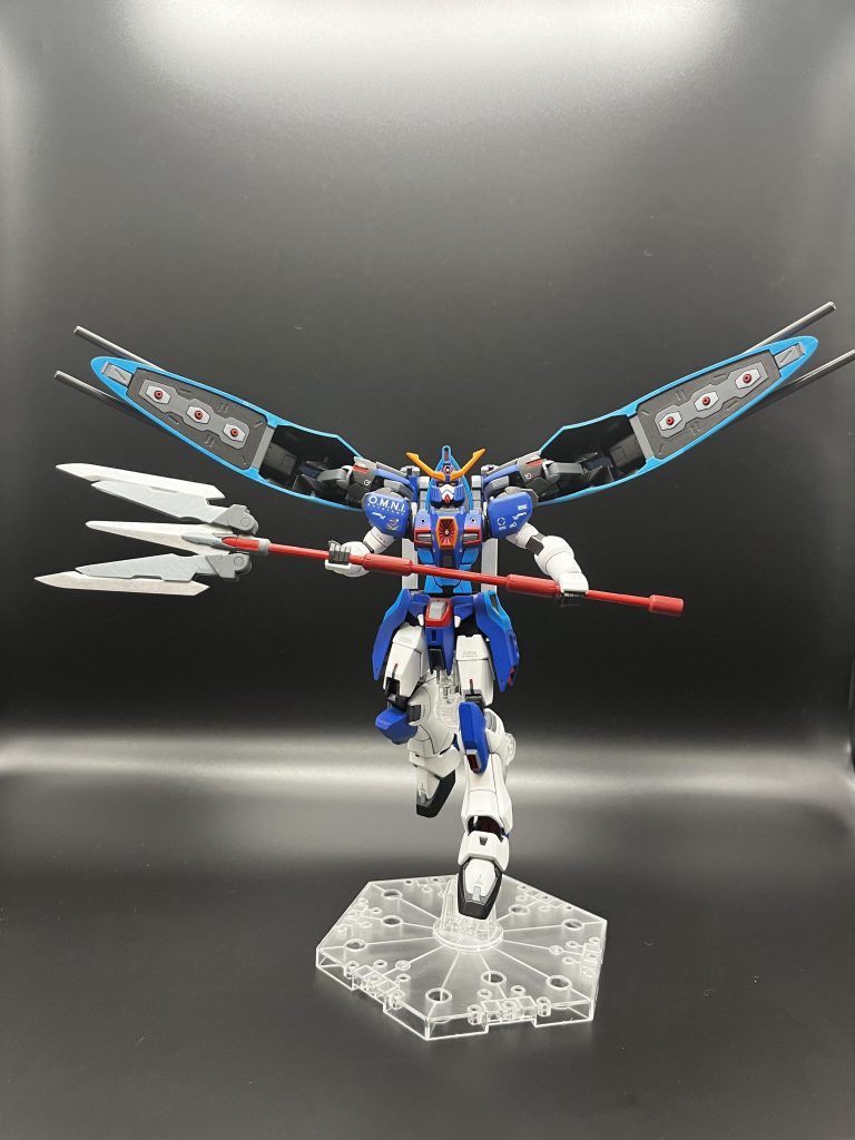 通常肩から伸びるバインダーをダブルオー式に変更しました。