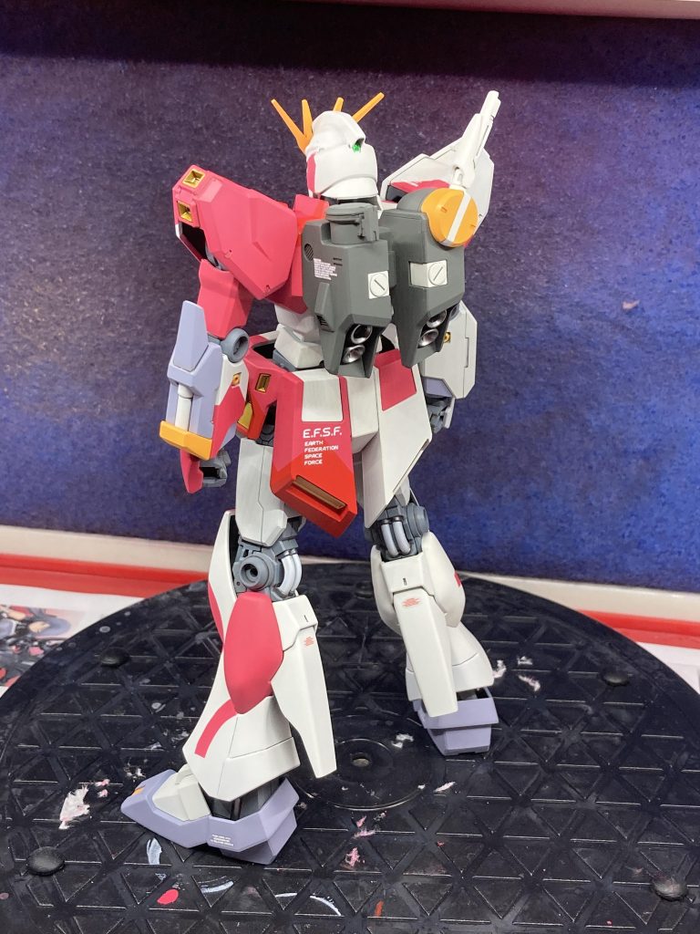 ある意味フィンファンネルが無いEGだから挑戦できました。一度やってみたかったカラーリングなので完成できてよかったです。