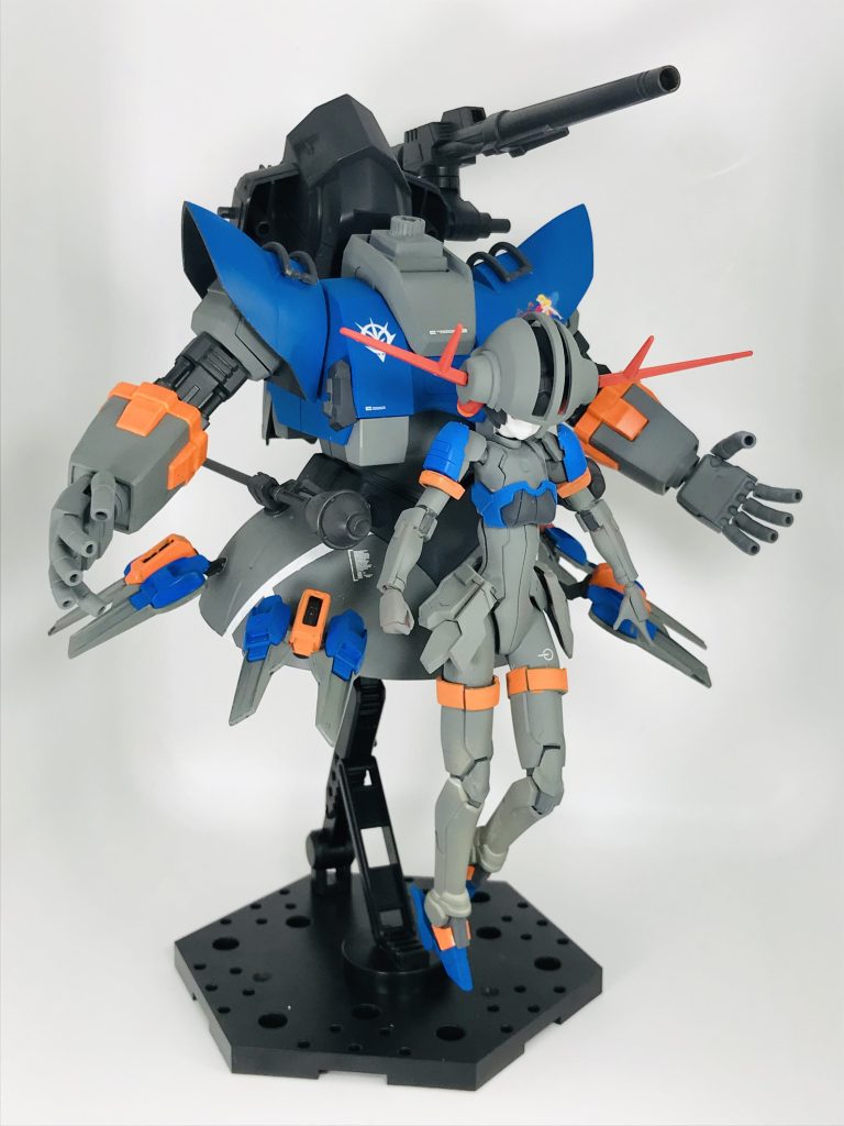 クオリティを上げる(誤魔化す)為、ジャンクパーツを複数追加普通はたぶん形が完成してから、サフなり塗装する方が多いと思いますが…私の場合、イメージを掴む為、ある程度形になったら先に塗装してしまいます😅ちなみに私…サフは使用したことないのですが…0.3mm経口のエアブラシでも使用可能ですかね?(詰まりそうで試したことがない…)コンプレッサーはクレオスの Mr.リニアコンプレッサーL7 なのでそこそこパワーはあると思います