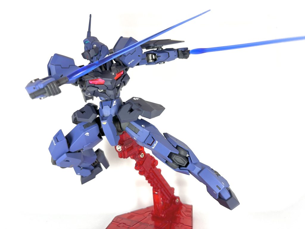 オックスアース社機体の青いビーム刃、カッコよくて好きです。