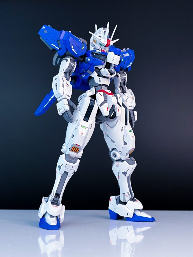 前回よりのエアリアルとまた違った開き方をするのでかなり苦戦しましたが大体合ってると思います…HGだとかなりスペース的に余裕がないので許してください…