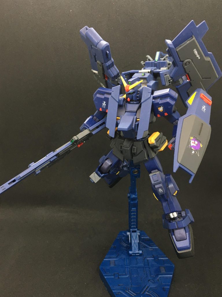 　フルドドと合体したガンダムMk-Ⅱ[バックソーン・ラー]。7/15に浅草で開催された模型展示会「NEXT MODELERS EXPO 2023」ではこの形態で展示しました。