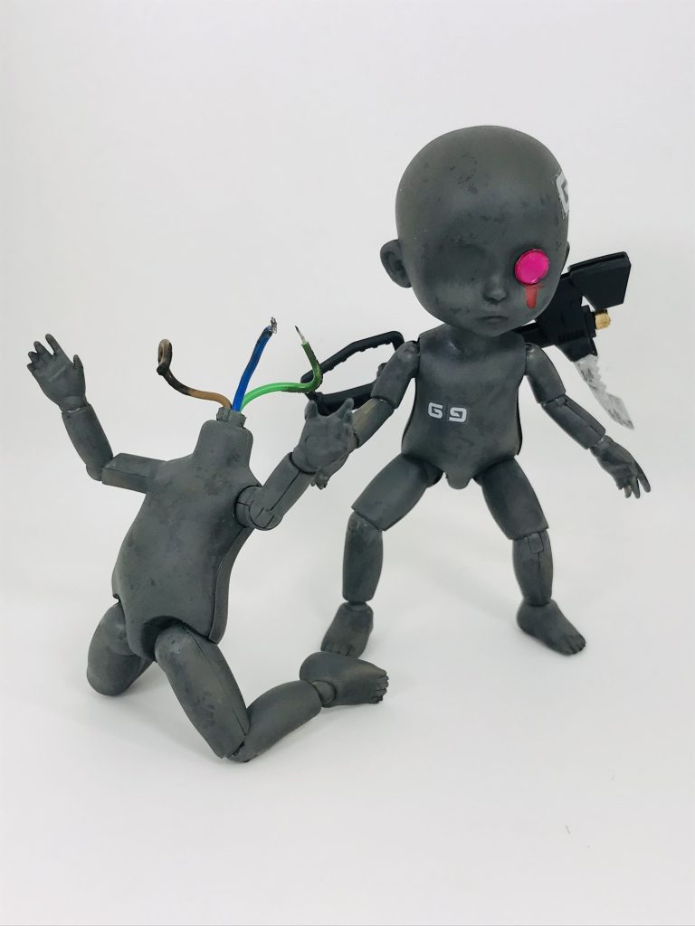 エイリアンベビー単体ベビー本体は100均の人形を使用胴体100円、頭部100円なので合計300円塗装などで機械生命体らしさと、気持ち悪さを演出※エイリアンマザーの体内で生成され、セルjr みたいにお尻から生まれます🙄(エイリアンレディと同じくコアを破壊しない限り再生可能)