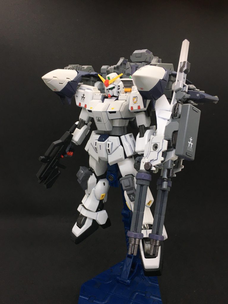 　チョバム・アーマーを装着しフルドドⅡと合体したガンダムMk-Ⅱ[バックソーン・ラーⅡ](フルアーマー形態)。以前オリ武器企画で投稿したアームド・コンポーネント・シールドも装備させています。　7/15に参加した「NEXT MODELERS EXPO 2023」ではこの形態で展示していました。