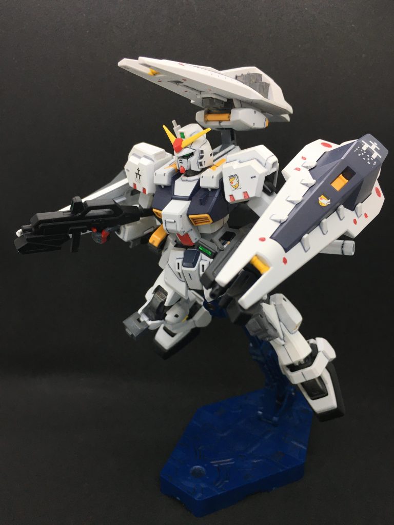 　しかし宇宙世紀0150年代に入り、ネット上ではオリジナルロットの生産数が4機を超えるという言説がささやかれ、同時に不鮮明ながらガンダムMk-Ⅱと思われる機体の写真が広まった。　その写真はティターンズがガンダムMk-Ⅱ以前に進めていたとされるTR計画のフラッグシップ機として好事家の間で知られていたガンダムTR-1[ヘイズル]系列機と同じ装備を用いているとも受け取れる代物だった。