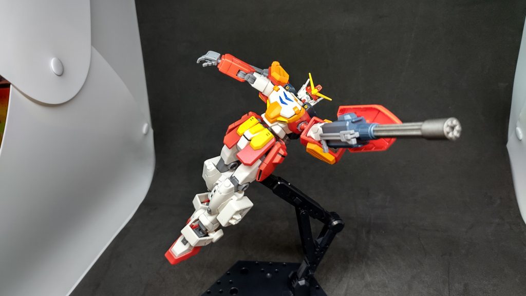 ヘビーアームズって、重火器備えた機体なのにこんな曲芸撃ちが多い気がするのですが···パイロットの影響でしょうか？