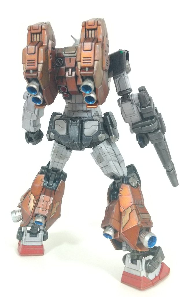 追加装甲は、メタリックオレンジを基調とし、バーニア内はブルーに。ガンダムのバーニア内のレッドとは敢えて統一させず。と、好き勝手に色塗り(´- `*)