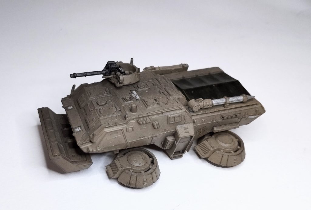 陸戦型ジムの画が多かったですが、ジムはまた別の機会で今回はホバートラックと61式戦車です。特に改造はしてませんが塗装でホバートラックはグレー、レッド、土草色を調合してエアブラシ塗装です。後部シートはマーカーで、他汚しはお約束パステルと艶消しです。