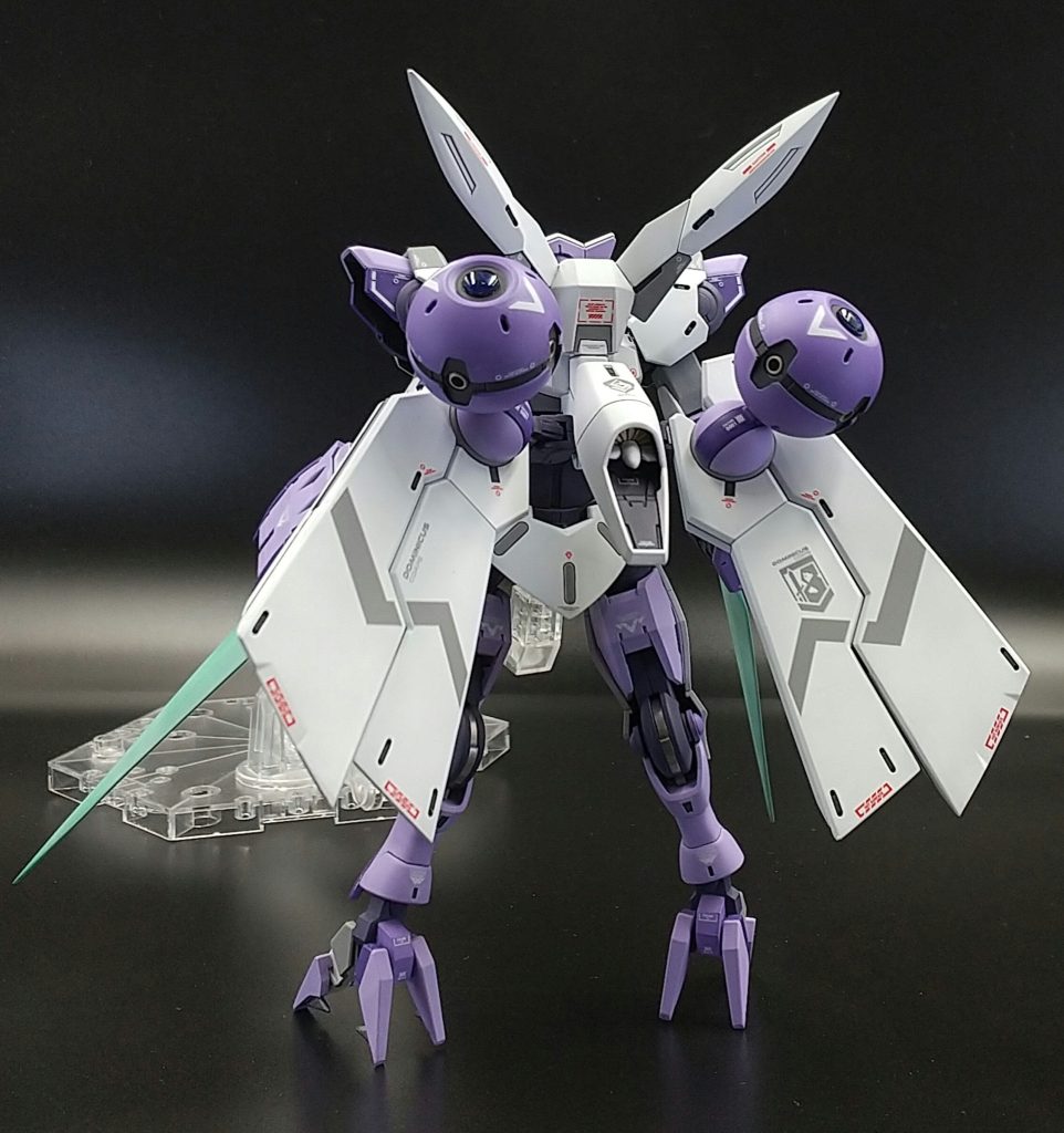 キットの出来の良さは言わずもがなですね。というか最近のHGってこんなにクオリティ高いの！？と驚きでした。スジボリは既存の掘り直しがメインで、ガンダムデカール＋HiQデカールで情報量を足しています。ガンダムデカールのデザインもとてもカッコいいですね。ドミニコス隊のロゴとかもっと枚数欲しいところｗ