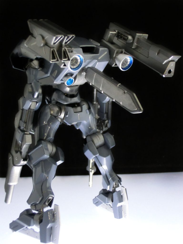 搭載していたノズルを丸型のものに変更バーニアを追加する分、タンクを増設することによりエネルギーが不足しないよう対応