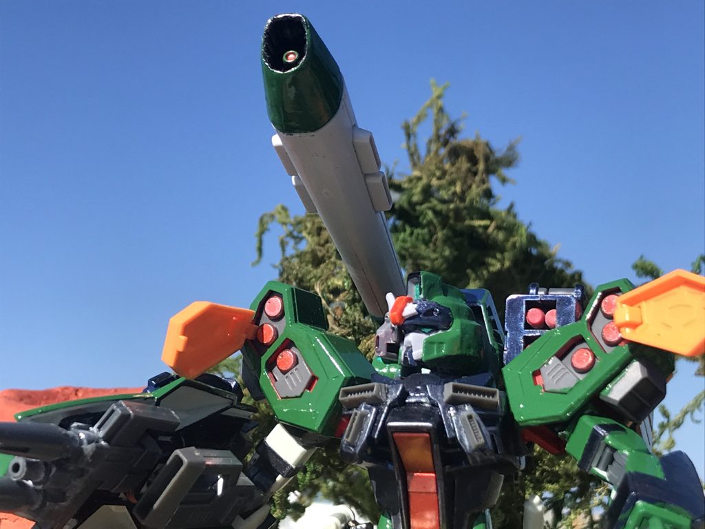 125mm単装高エネルギー長射程ビーム砲「改修型シュラーク」後期GATシリーズでは「カラミティ」に搭載され猛威を奮った長射程ビーム砲。「リザーブ」に搭載された物は機体本体に内蔵されているバッテリーの出力を鑑み単装砲に変更されている。単装になった事で速射性は低下したが「リザーブ」の頭部に増設された精密砲撃センサーと併用する事で高い命中精度を誇り、リザーブASに於いてはかつてカラミティが行っていた面制圧射撃では無く単独目標を確実に撃破する精密砲撃(狙撃)に用いられた。