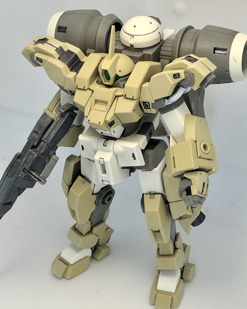 ライフル持たせての直立。