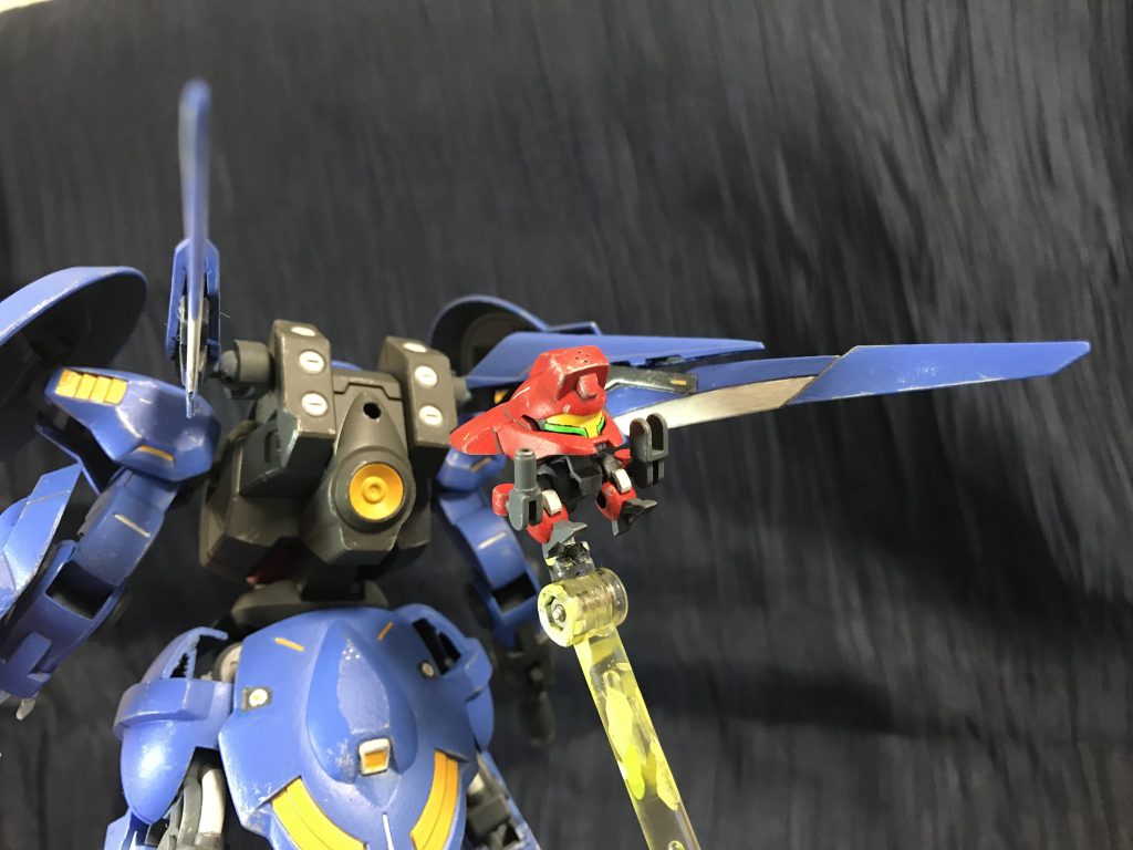 救命作業ドローンChatGuL「オッケー、GuL。プレイリストから『祝福』をループ再生して。」「パイセンにラブレター書いて」とかお願いすると大体やってくれる。しかしジュターク社のAIなのでヘマも多い。