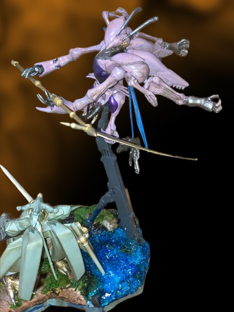 接着剤のゼリー状に固めた水流がなかなかいい仕事してくれて、飛ぶ機体の風圧をいい感じに凹凸に波打ってくれてます。大まかに接着して、間にエポキシ流し込む感じで使いました。