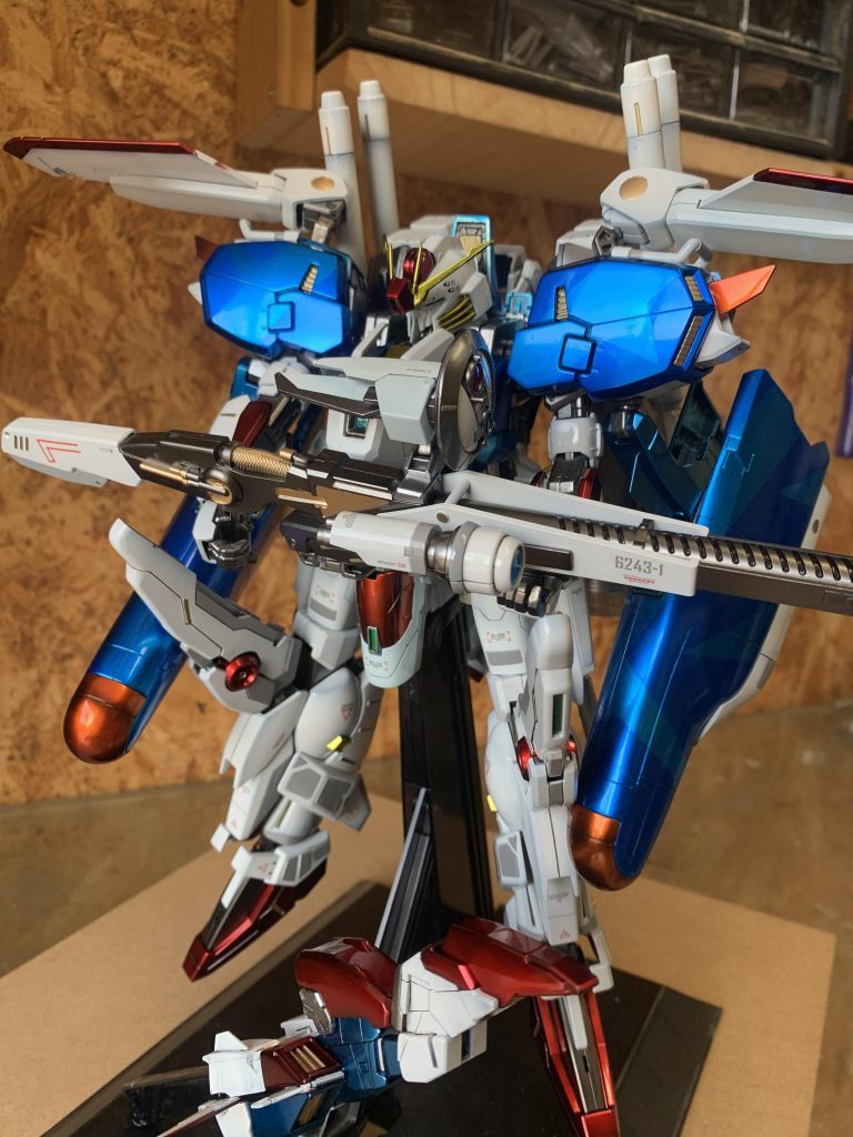 青のキャンディ部分はスプリッター迷彩っぽくしてみました。2回塗り直したけどイメージした色味がでずあんまりわからない…やっぱり塗装はムズカシイ…