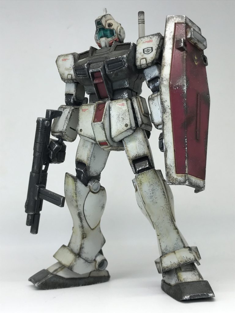 大変失礼しました🙄HG ジム寒冷地仕様無塗装パチ組→一部デカール&マーキングシール貼り→つや消しスプレー→お手軽ウェザリングいつもの成形色を活かしたワンパターン汚しの過去作品